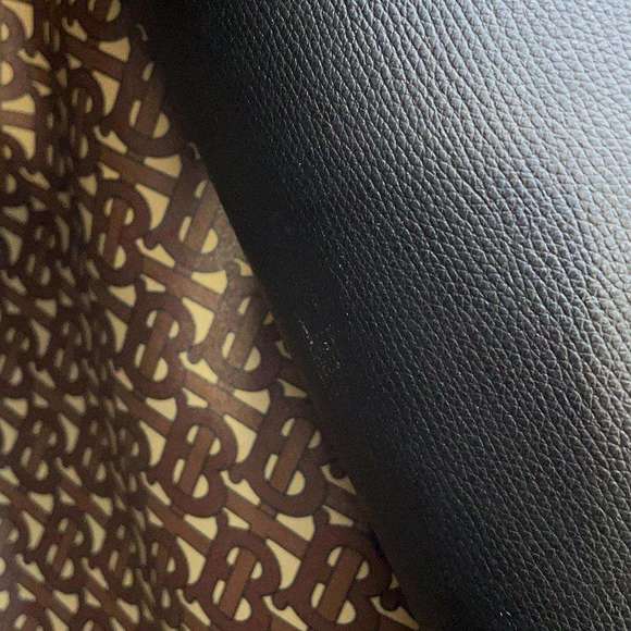 Burberry Tote Bag Embossed Monogram Morph Bag Black - Picture 8 of 9